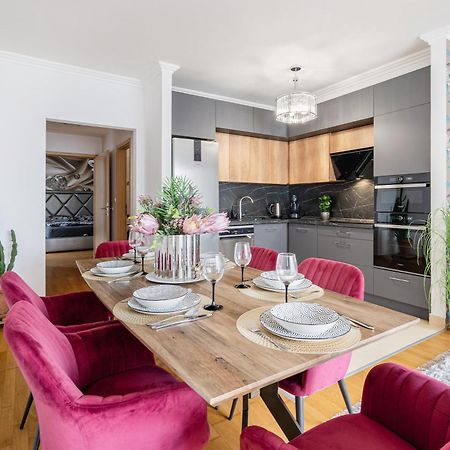 Penthouse Three Bedrooms, Three Balconies Apartment With Free Parking In Kiraly Street Budapeste Exterior foto