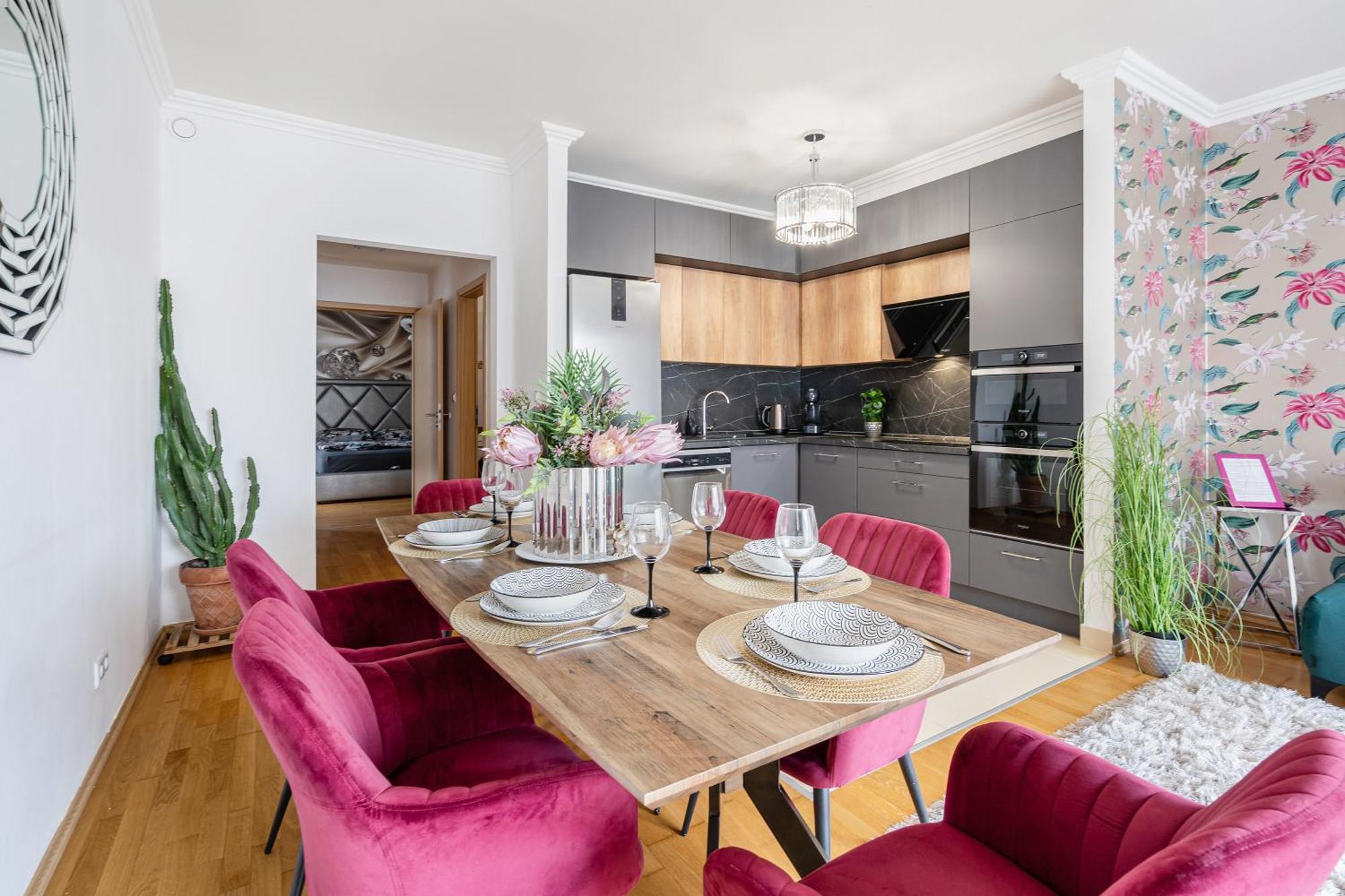 Penthouse Three Bedrooms, Three Balconies Apartment With Free Parking In Kiraly Street Budapeste Exterior foto